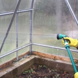 Dezinfekcija plastenika od polikarbonata u jesen